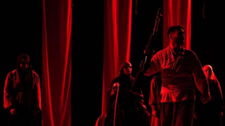 “Töre” Adlı Tiyatro Oyunu Sahnelendi