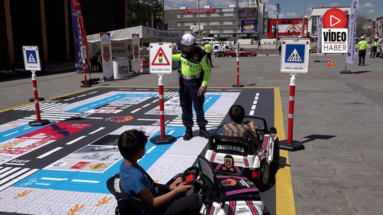 Trafik Haftasında Çocuklara Trafik Eğitimi Verildi