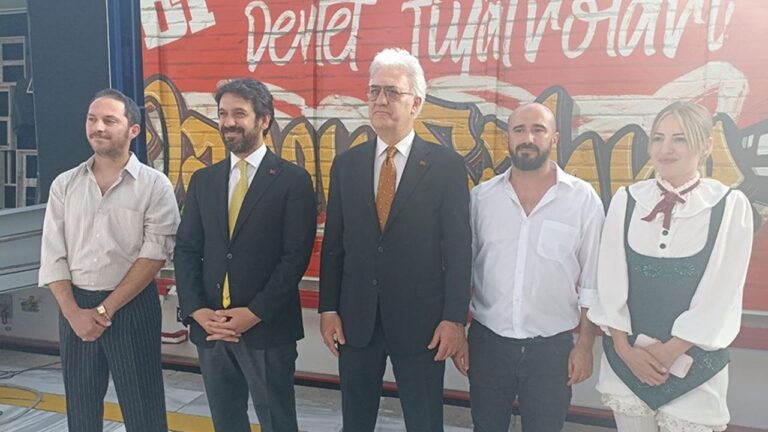 “Devlet Tiyatroları Vagon Sahne” Erzincan’a da Gelecek