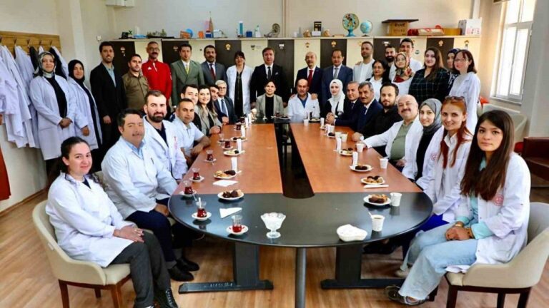 Vali Aydoğdu Öğretmenlerle Bir Araya Geldi