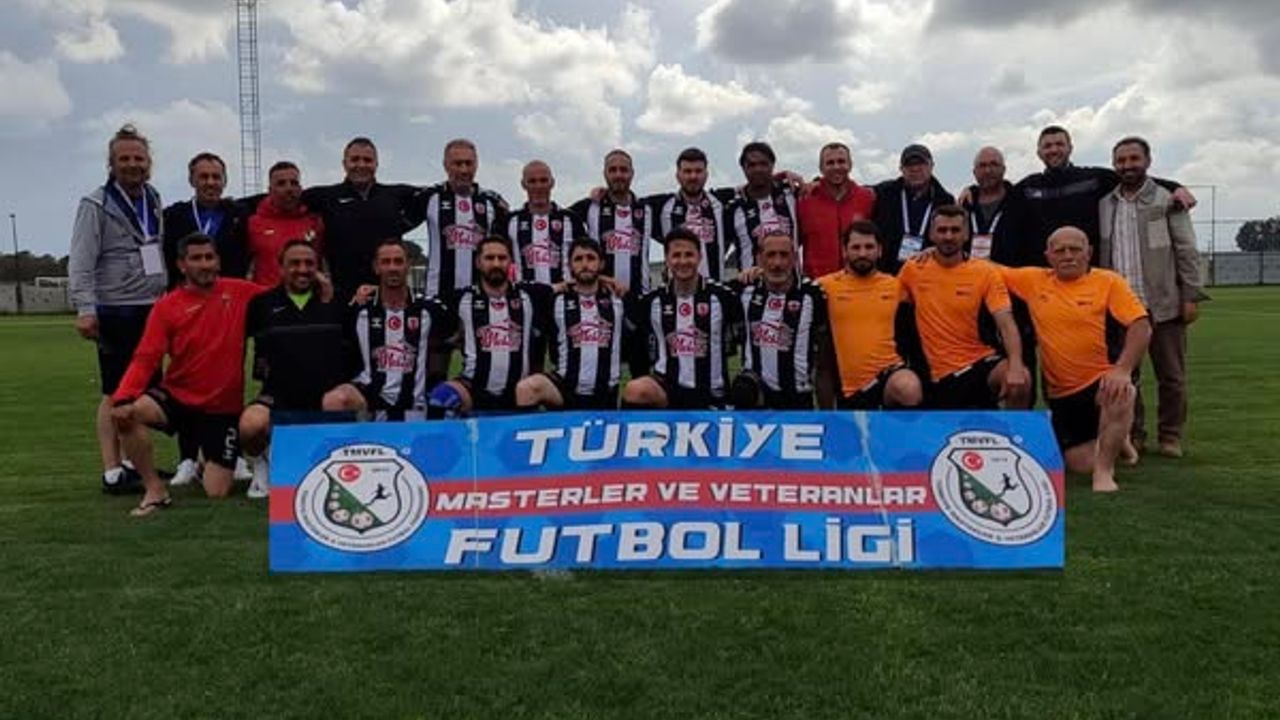 Erzincan Veteran Futbol Takımı Antalya’da Yarı Finale Yükseldi