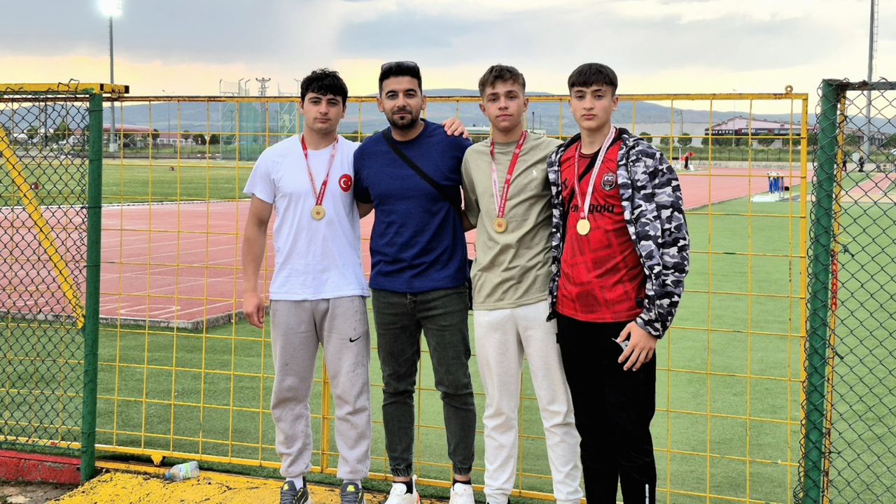 Erzincanlı Atletler Sivas’tan 3 Birincilikle Döndü