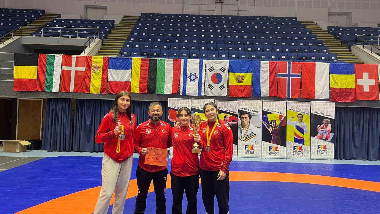 Romanya’dan Madalyalarla Döndüler