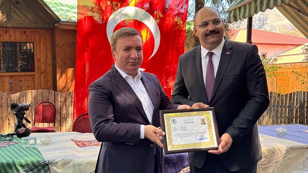 Kemaliye Belediye Başkanı Atmaca Takdirname İle Ödüllendirildi