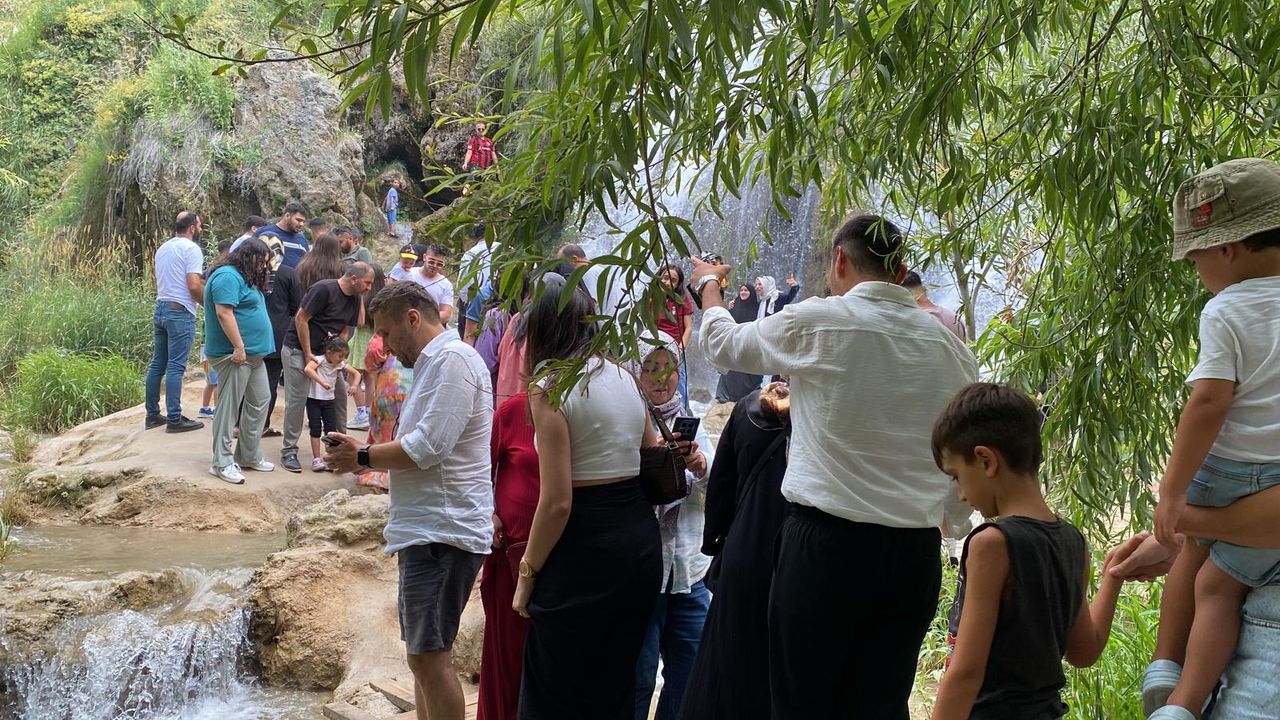 Sıcaktan Bunalanlar Serinlemek İçin Sıraya Girdiler