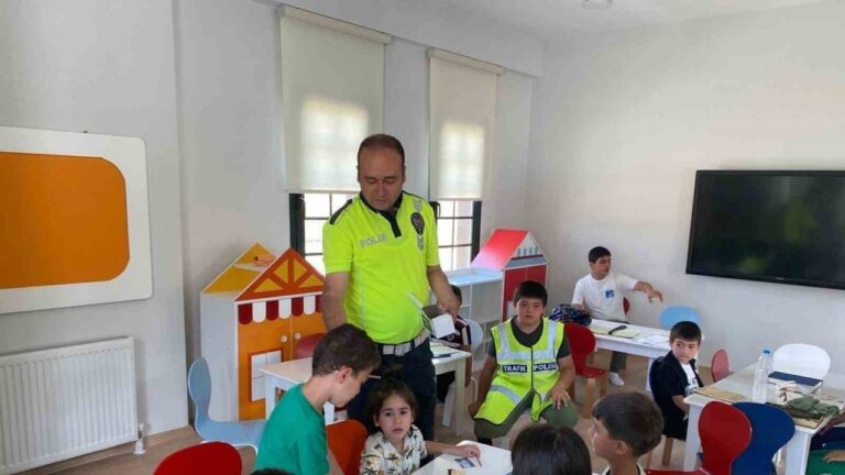 Çocuklara Trafik Eğitimi Verildi