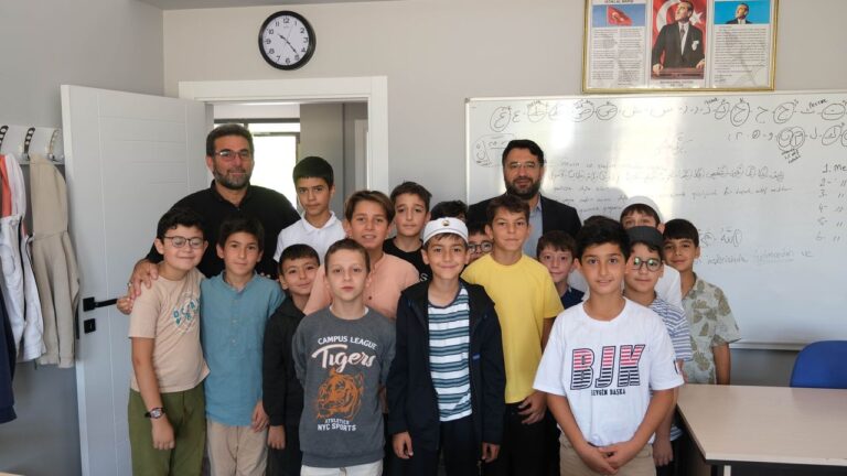 “Geleceğimizin Teminatı Olan Evlatlarımız İçin Hep Birlikte Gayret Ediyoruz”