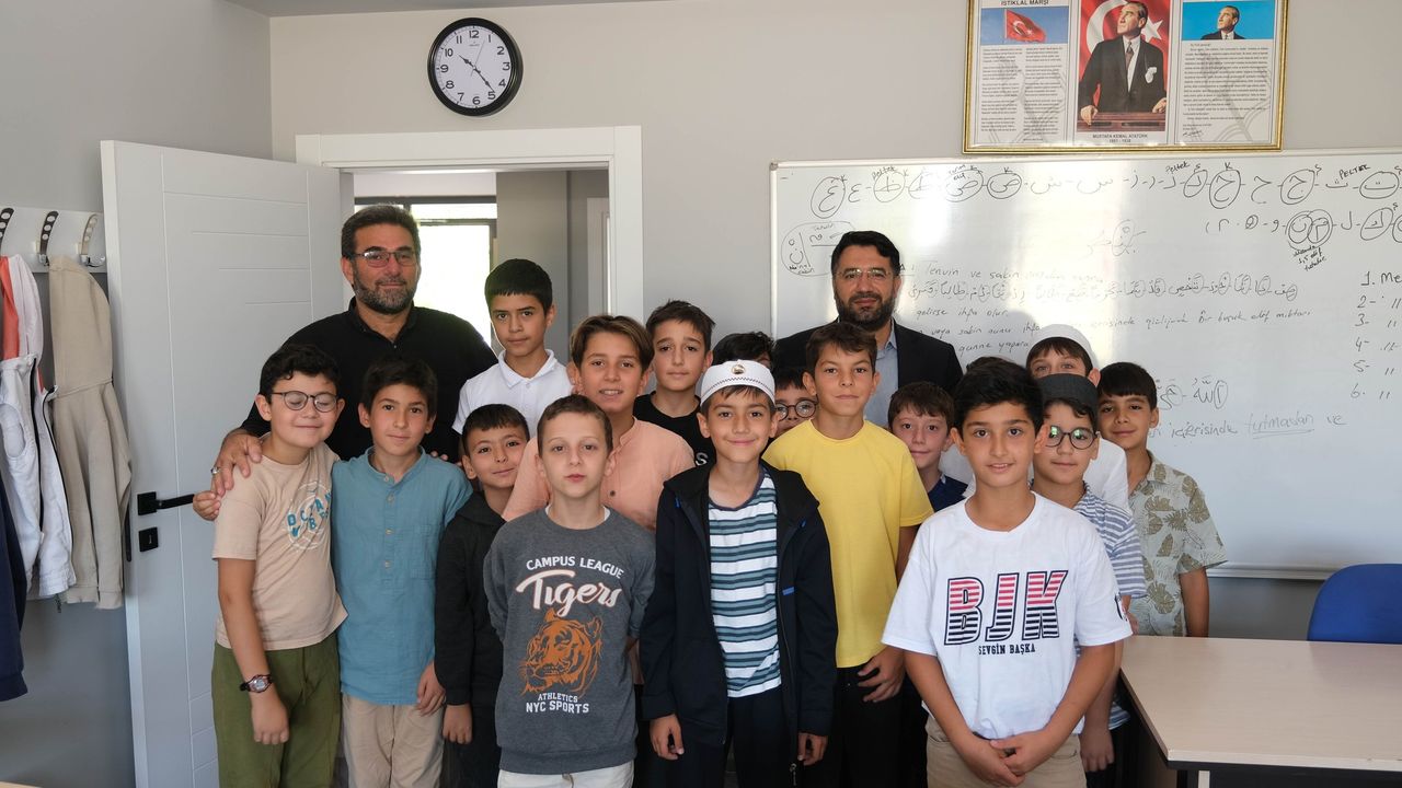 “Geleceğimizin Teminatı Olan Evlatlarımız İçin Hep Birlikte Gayret Ediyoruz”