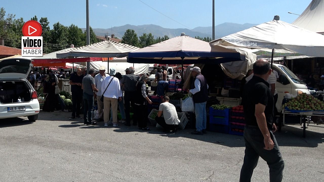 Erzincan Pazartesi Pazarında Kışlık Peynir Hazırlığı