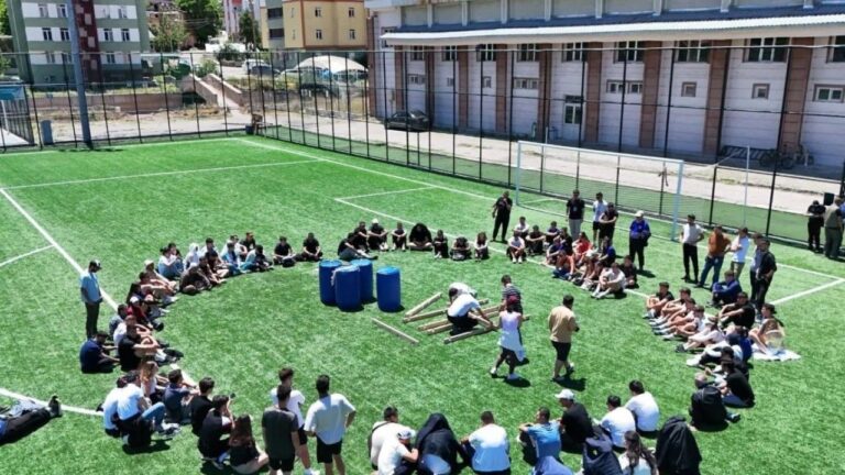 Şampiyon Takımdan Ziyaret