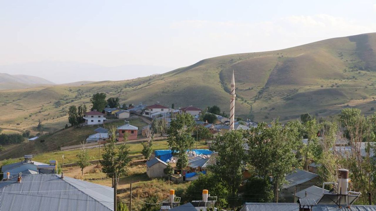 Otlukbeli Umurlu Köyünde Taşlı Sopalı Kavga; 2 Yaralı