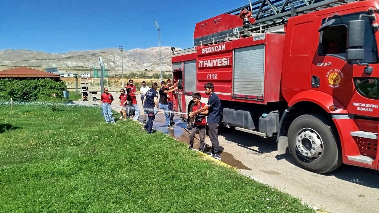 Öğrencilerden İtfaiye Müdürlüğüne Ziyaret