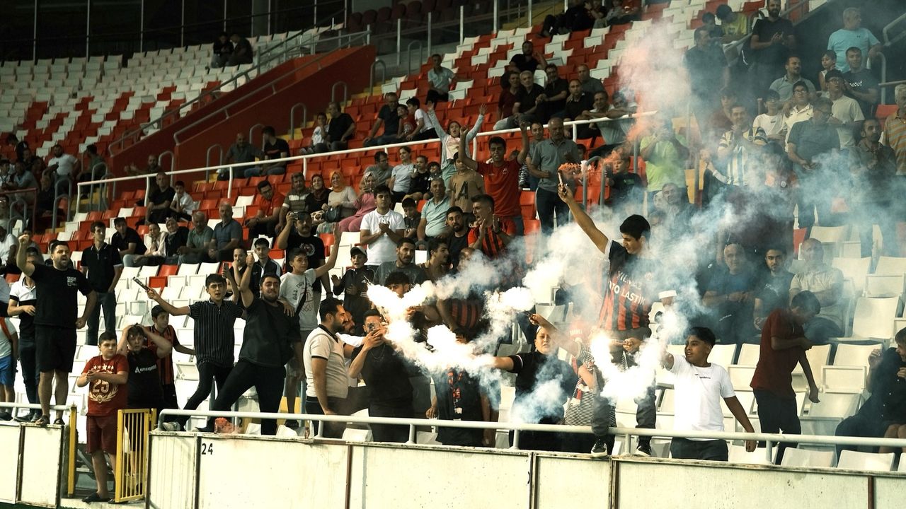 24 Erzincanspor Yeni Transferlerini Taraftarlarına Tanıttı