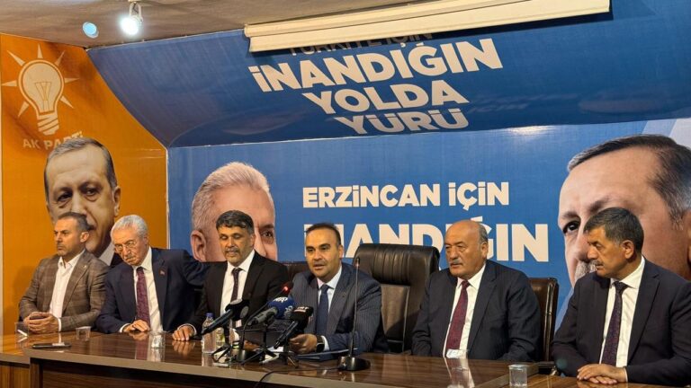 Bakan Kacır Ak Parti İl Başkanlığını Ziyaret Etti