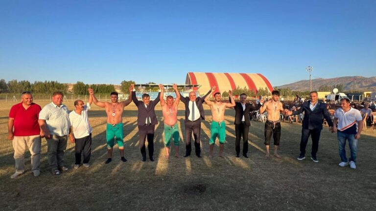 Başkan Aksun Akıncılar’da Festivale Katıldı