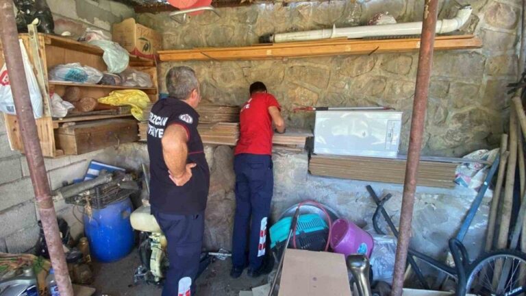 Boruya Sıkışan Yavru Kediyi İtfaiye Kurtardı