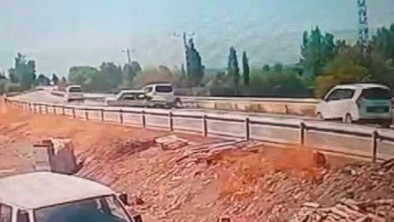 Erzincan’da 1 Kişinin Öldüğü Kaza Güvenlik Kamerasına Yansıdı