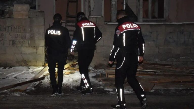 Erzincan’da Polisten Kaçan Şüphelinin Üzerinden 15 Gram Esrar ele Geçirildi