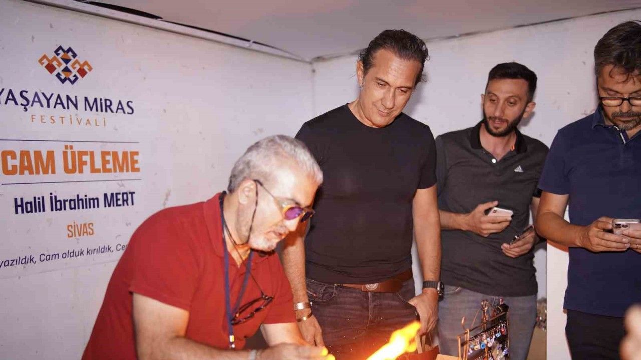 Sanatçı Kıraç Yaşayan Miras Festival Alanını Ziyaret Etti