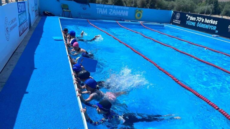 Tercan’da Yüzme Kursu Açıldı