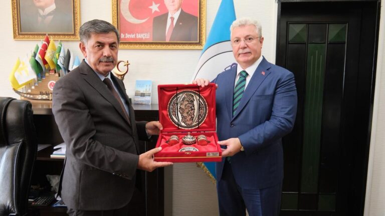 Akbaşoğlu Erzincan Belediyesini Ziyaret Etti