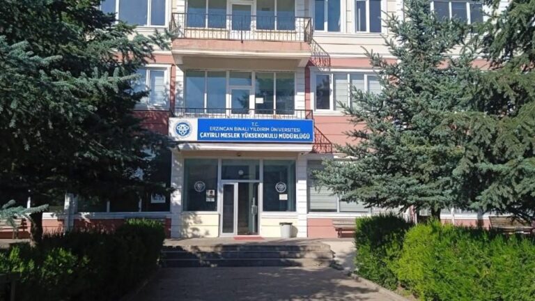 Çayırlı Meslek Yüksekokulu Hizmet Binası Depreme Dayanıksız Çıktı