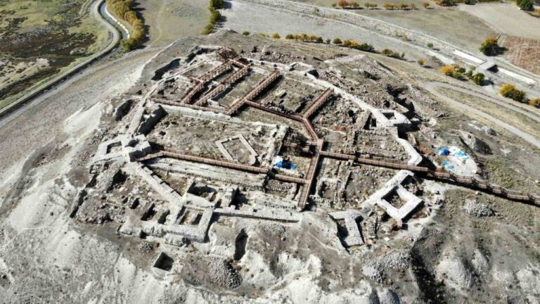 Doğu Anadolu Bölgesinde Görülmesi Gereken Antik Kentler