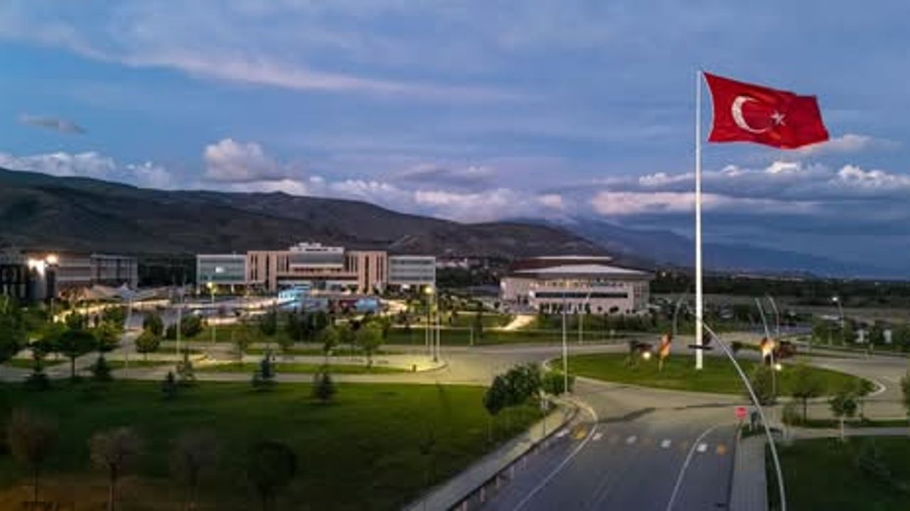 Milletvekili Karaman’dan EBYÜ öğrencilerine “Hoşgeldiniz” Mesajı