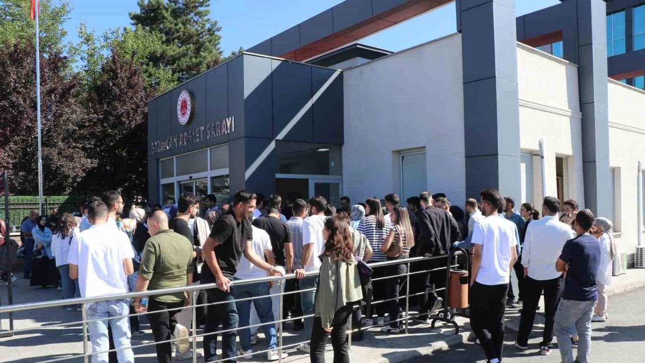 Erzincan Adliyesi’nde Zabıt Katipliği Sınavı Yoğunluğu