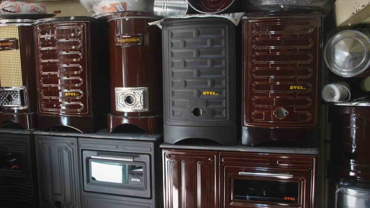 Erzincan’da Havaların Soğumasıyla Birlikte Sobalara Rağbet Başladı