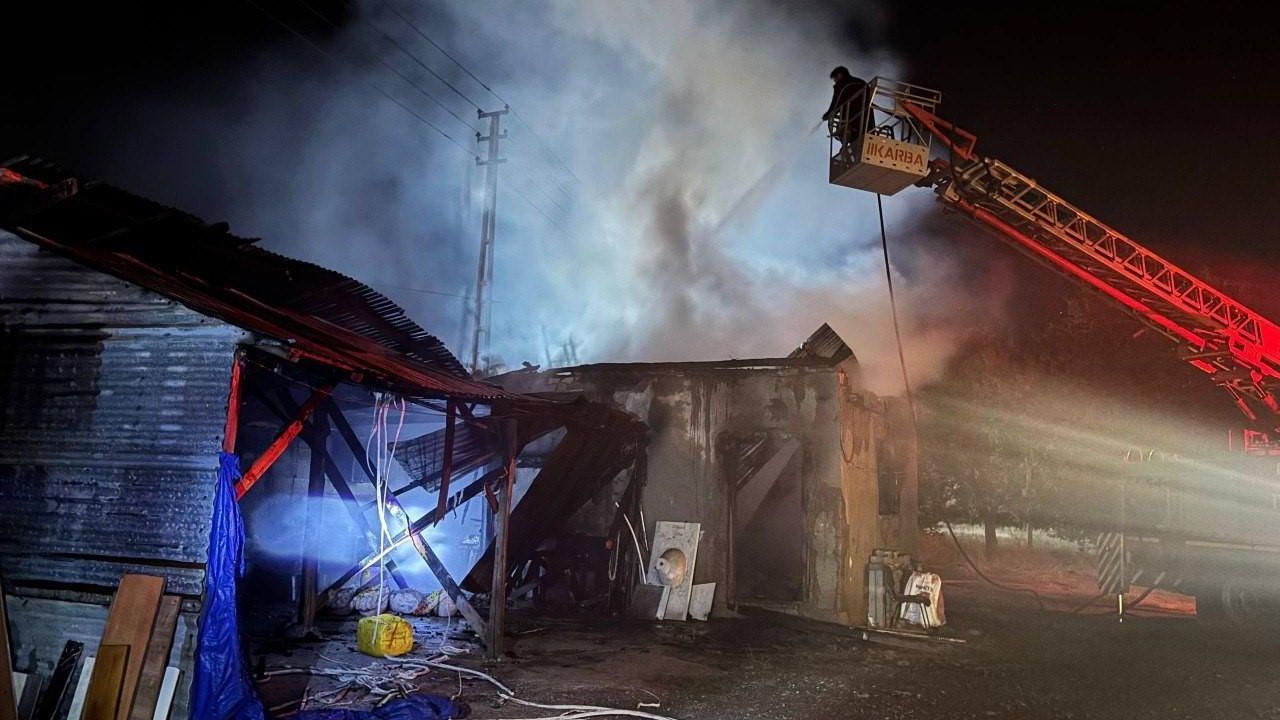Evin Müştemilatı Alevlere Teslim Oldu