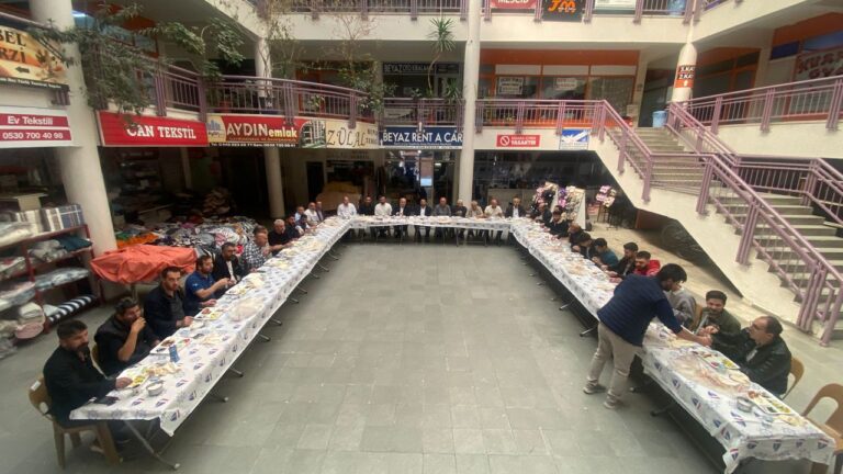 Murat İş Hanı Esnafı Kahvaltıda Buluştu