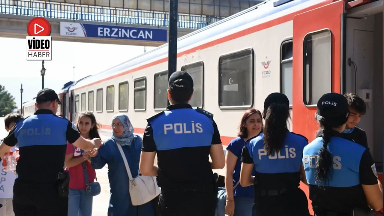 Tren Garında Yolcular Bilgilendirildi