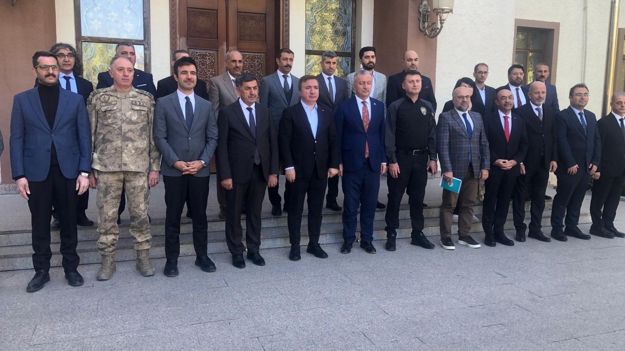 Sempozyum’da “Erzincan” Konuşulacak Ve Mukaddes Emanetler Sergilenecek