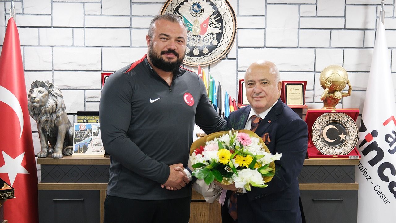 Bakan’dan Dünya 3. Sü Sarıçiçek’e Ziyaret