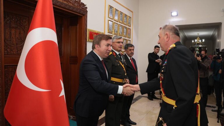 Valilik Makamında Tebrikat Kabul Töreni Düzenlendi