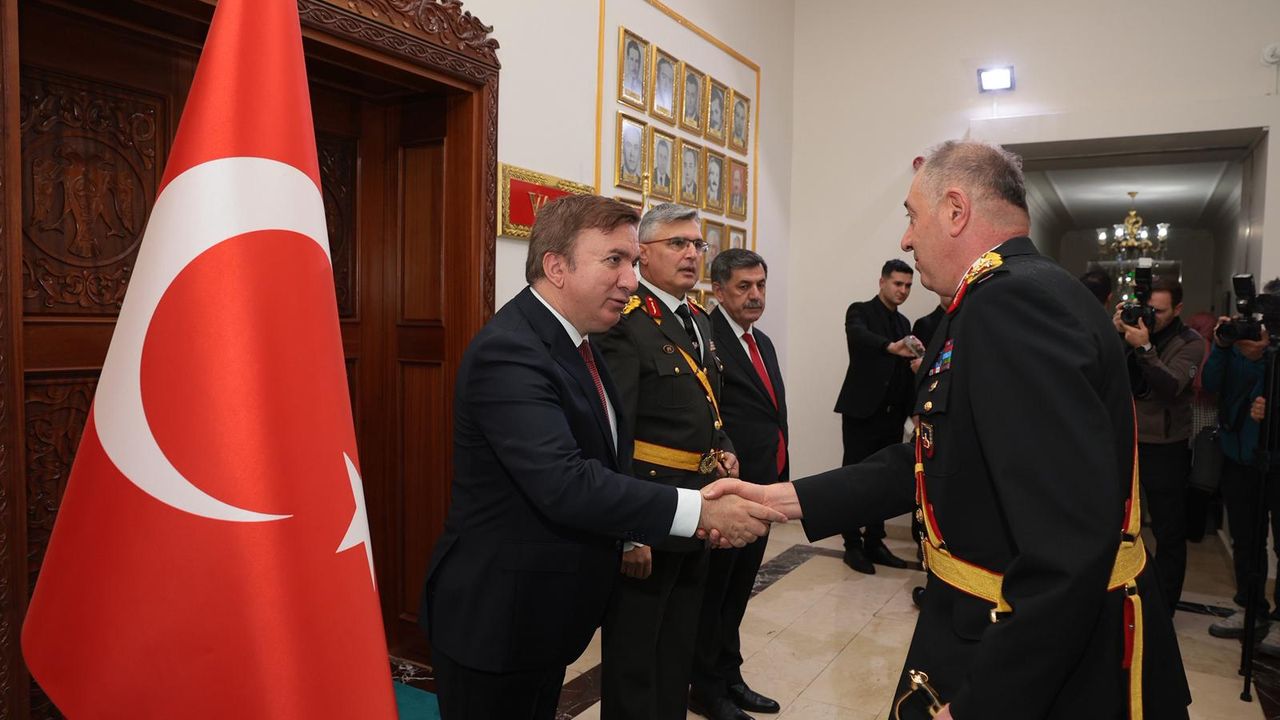 Valilik Makamında Tebrikat Kabul Töreni Düzenlendi