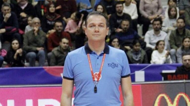 Adem Türkmen “Kupa Voley” Maçında Başhakem Oldu