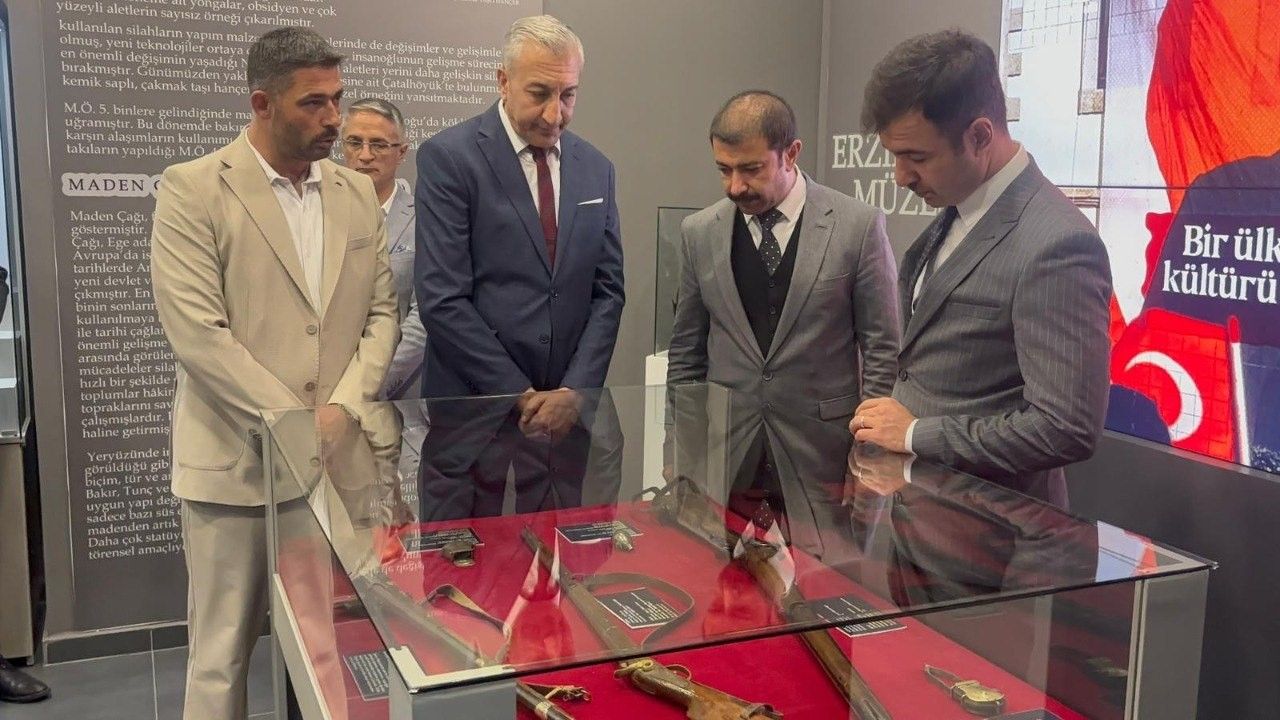 Cumhuriyetin 102. Yılında Erzincan’da 20. Yüzyıl Savaş Aletleri Sergisi Açıldı