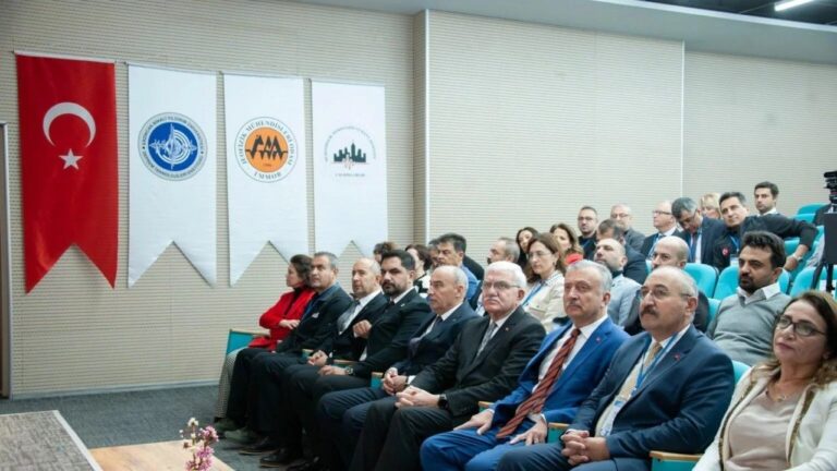 Deprem Bilimciler EBYÜ’de Buluştu