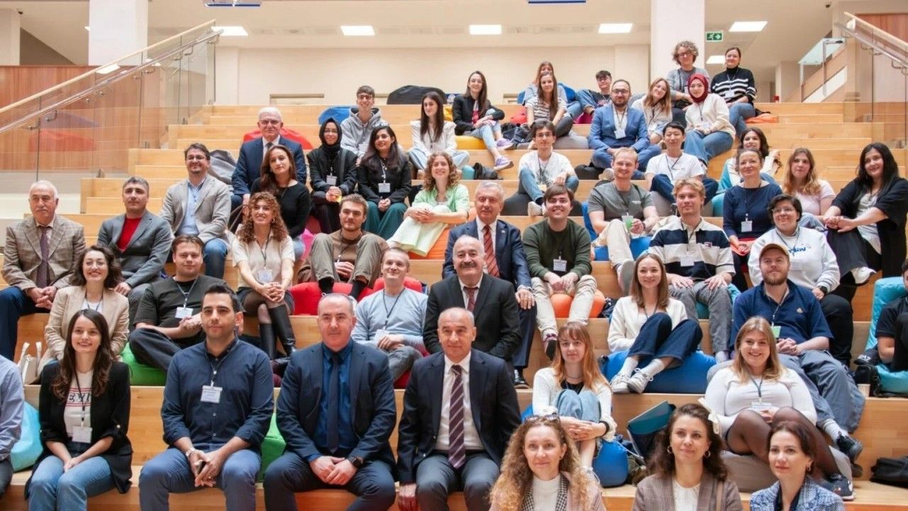 EBYÜ’de “Global Englishes in Language Teaching Programı”nın Açılışı Gerçekleştirildi