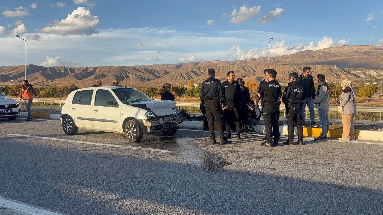 Erzincan-Sivas Karayolunda Kaza: 2 yaralı