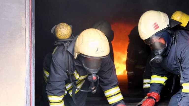 Erzincan’da hizmete sokulan itfaiye eğitim merkezinde tatbikat