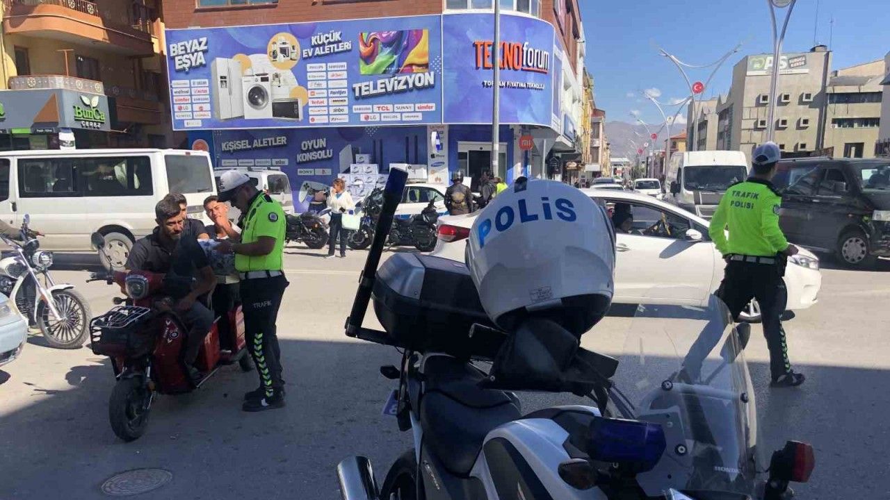 Erzincan’da Motosikletlilere Sıkı Denetim