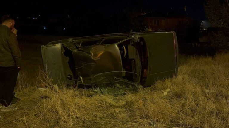 Erzincan’da Takla Atan Otomobilin Sürücüsü Yaralandı