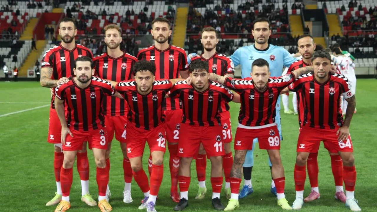 Taraftarlar Erzincanspordan Sürpriz Bekliyor