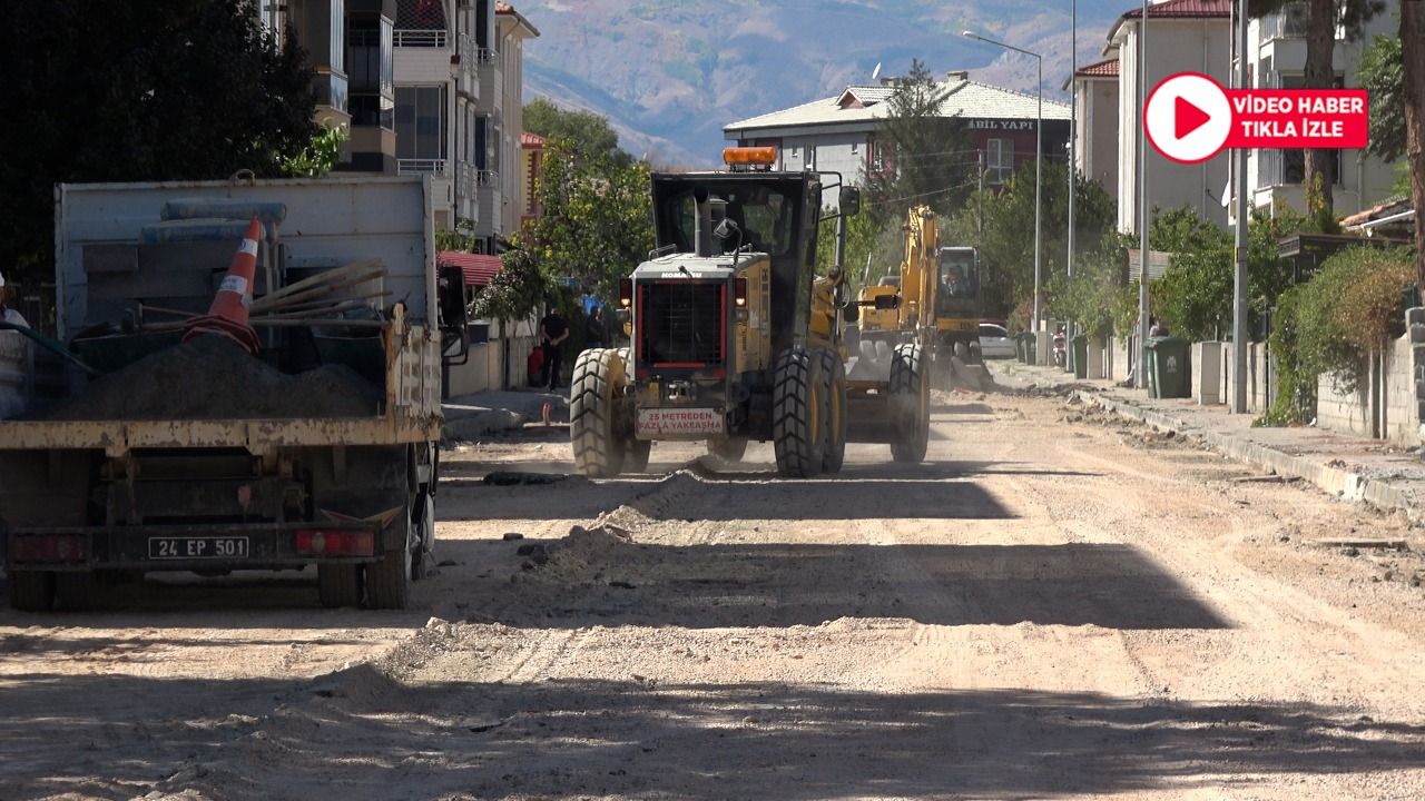 Erzincan İstiklal Caddesi Devamında Yenileme Çalışması Yapılıyor