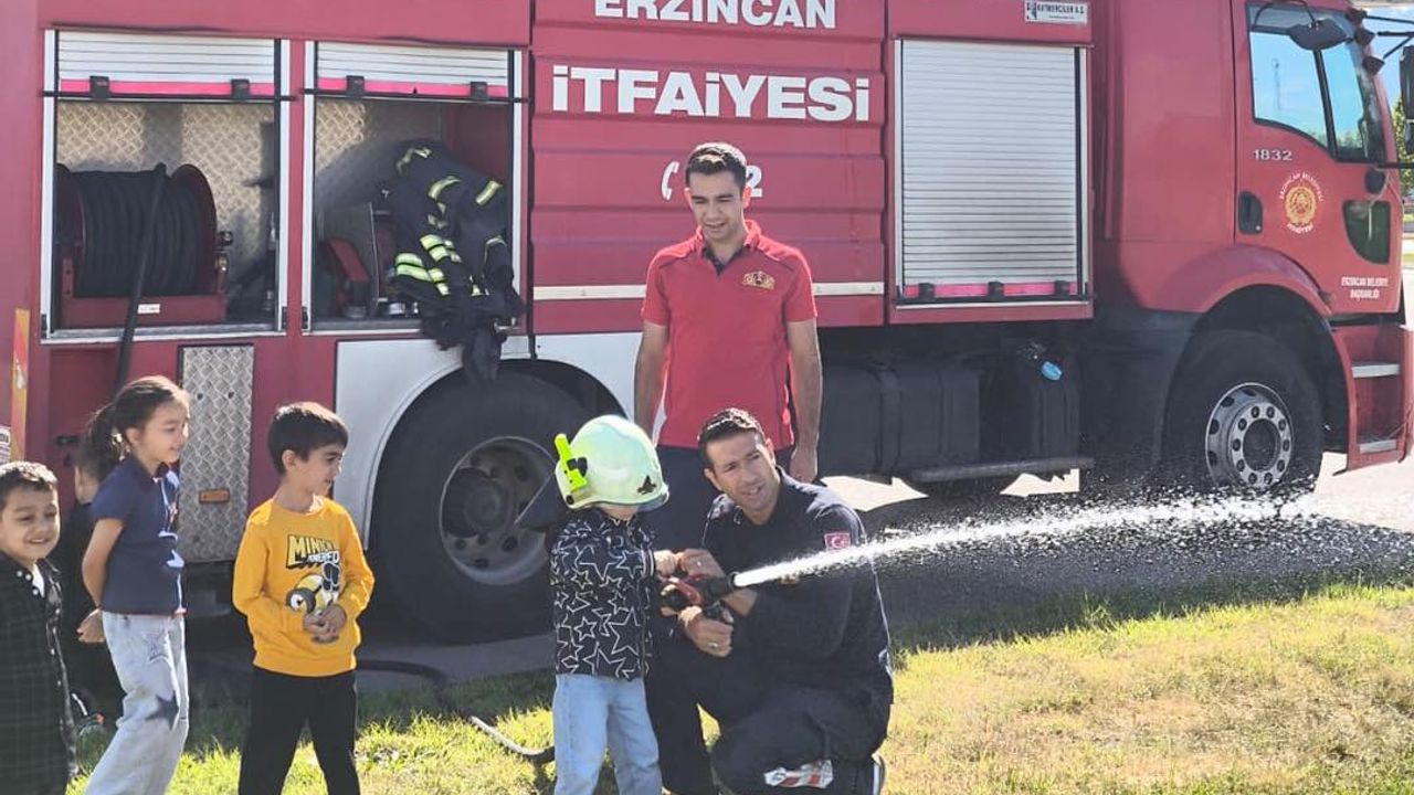 Minik Öğrencilerden İtfaiye Müdürlüğüne Ziyaret