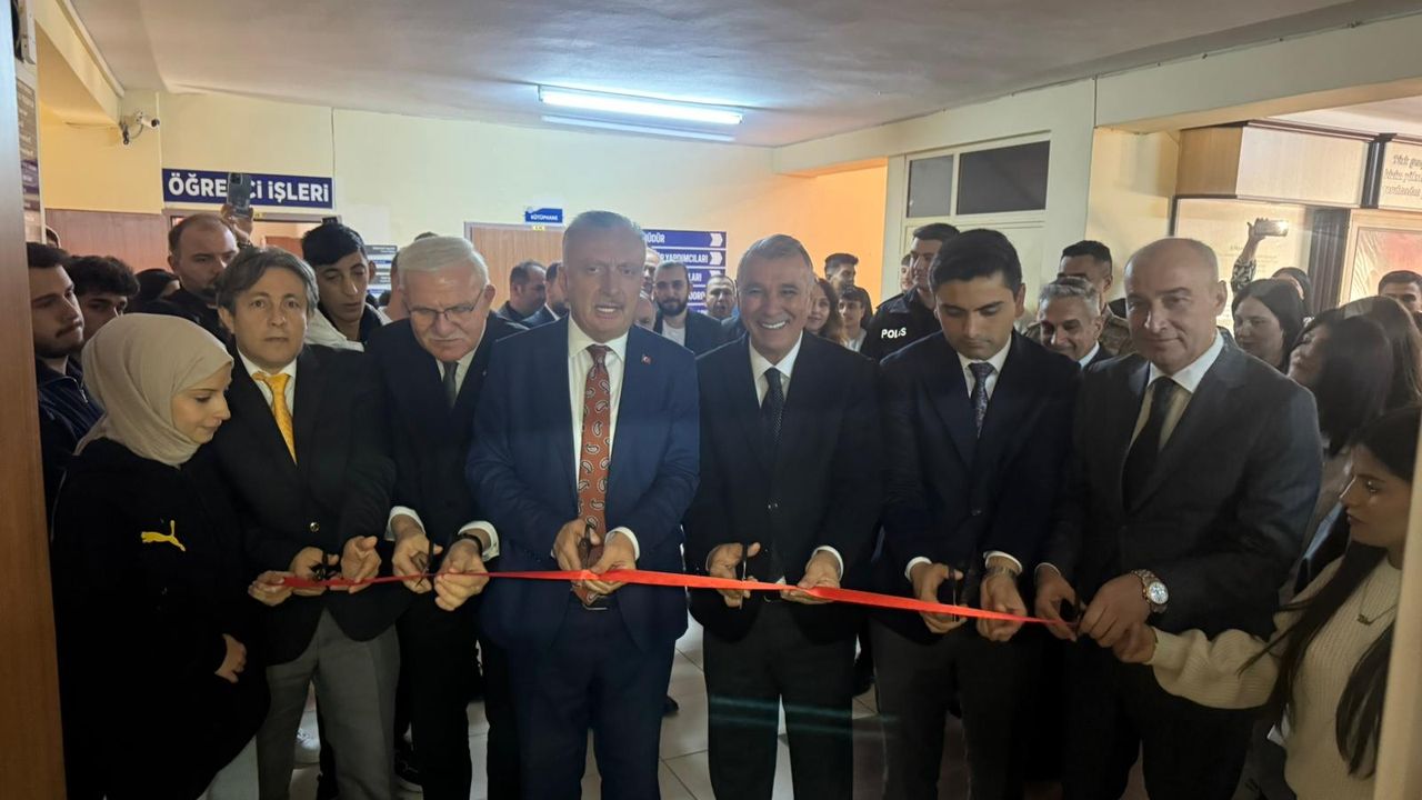 Kemah Meslek Yüksekokulu Bilgisayar Laboratuvarı Yenilendi