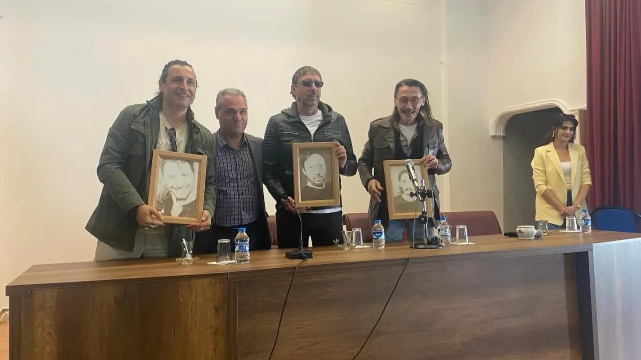 Ünlü Oyuncular Erzincan’da Öğrencilerle Buluştu